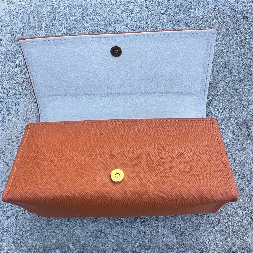 Tory Burch Orange Sunglass Case with Gold Logo - Picture 2 of 3